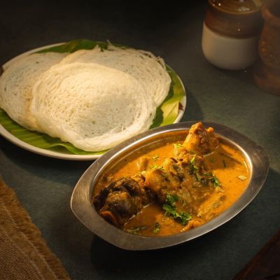 Idiyappam with Aatukkal Paya